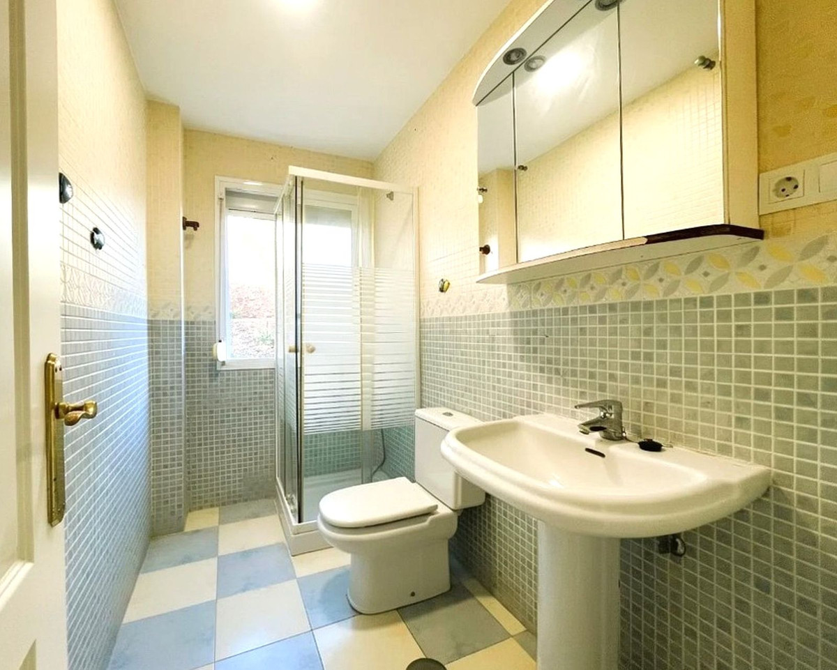2 Bed Apartment for sale in Estepona Costa Del Sol, Málaga, Spain