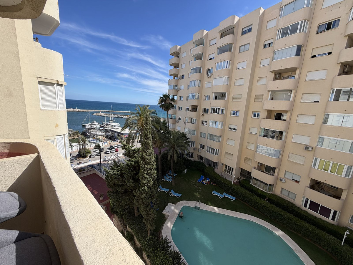 1 Bed Apartment for sale in Estepona Costa Del Sol, Málaga, Spain