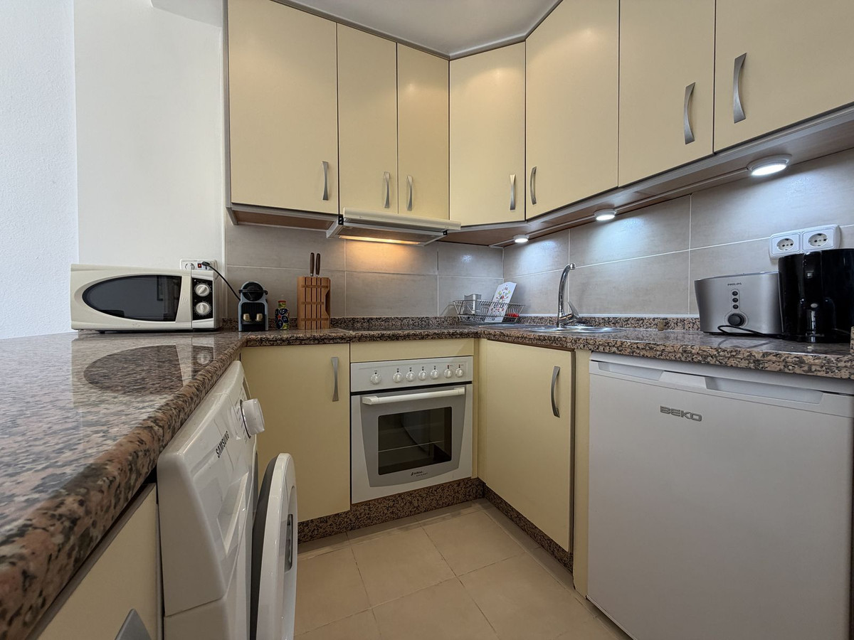 1 Bed Apartment for sale in Estepona Costa Del Sol, Málaga, Spain