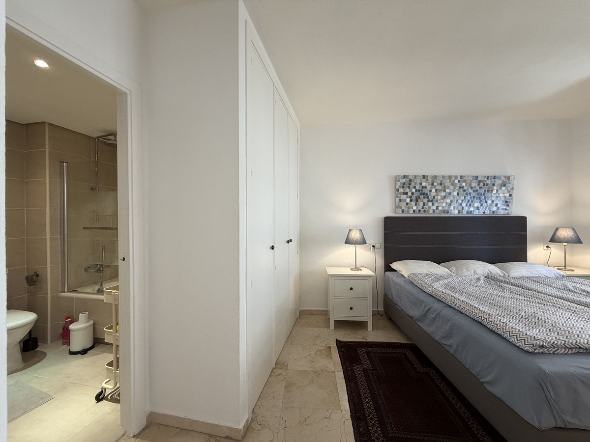 1 Bed Apartment for sale in Estepona Costa Del Sol, Málaga, Spain