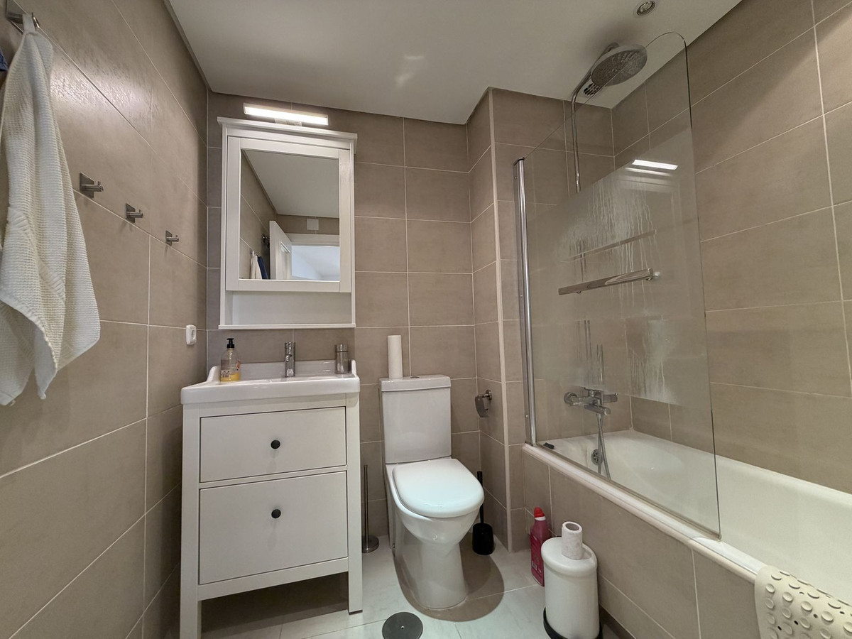 1 Bed Apartment for sale in Estepona Costa Del Sol, Málaga, Spain