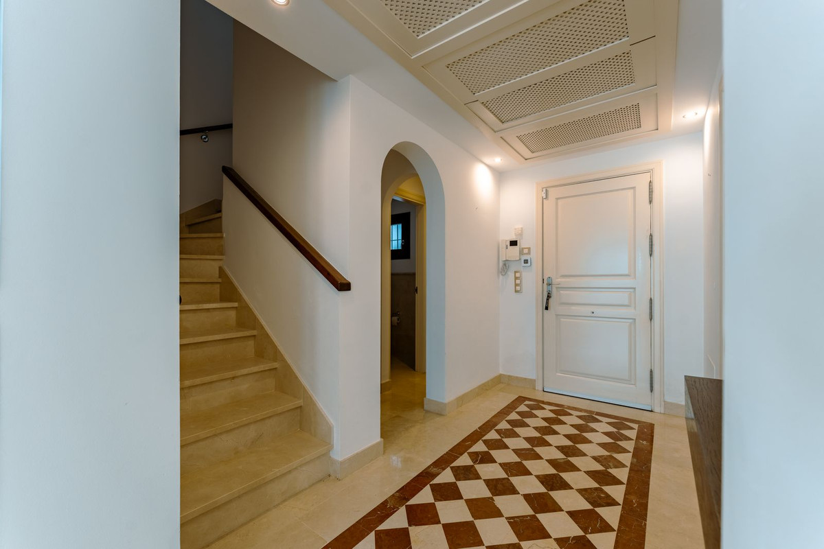 3 Bed Townhouse for sale in El Paraiso Costa Del Sol, Málaga, Spain