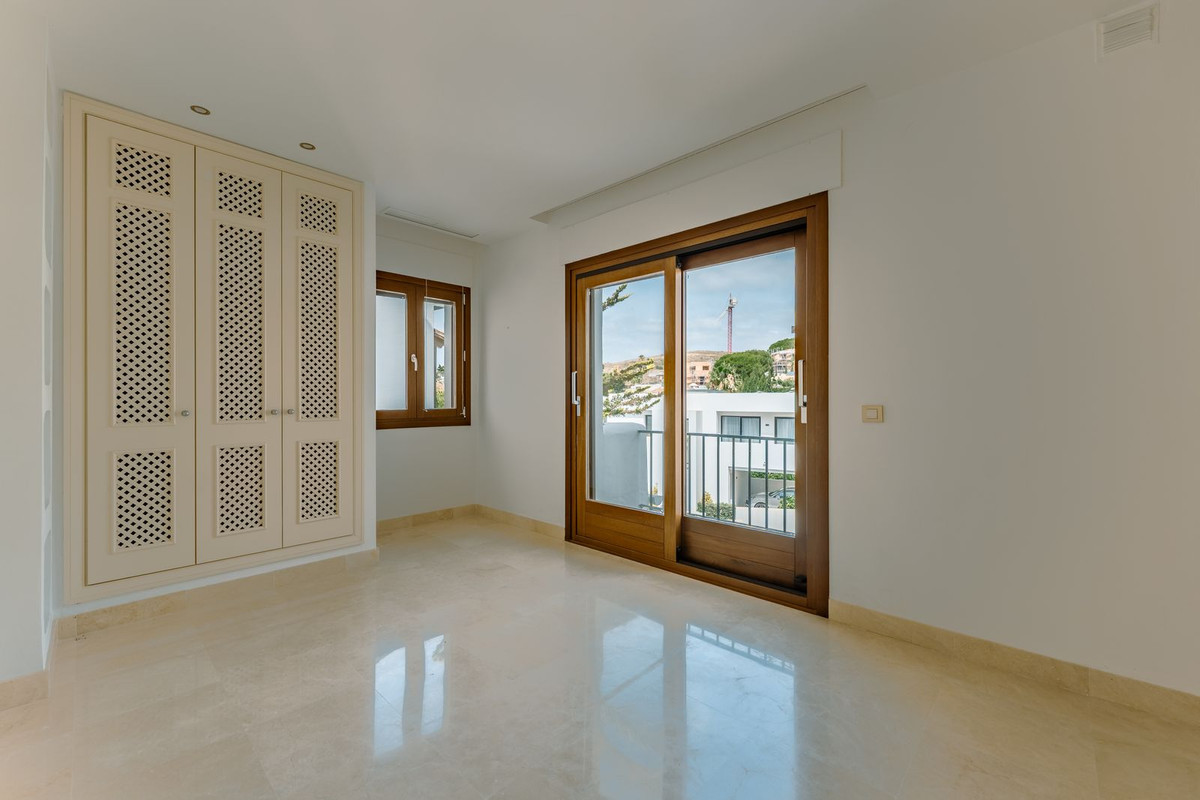 3 Bed Townhouse for sale in El Paraiso Costa Del Sol, Málaga, Spain
