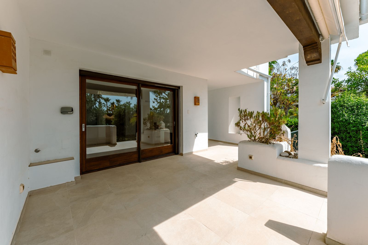 3 Bed Townhouse for sale in El Paraiso Costa Del Sol, Málaga, Spain