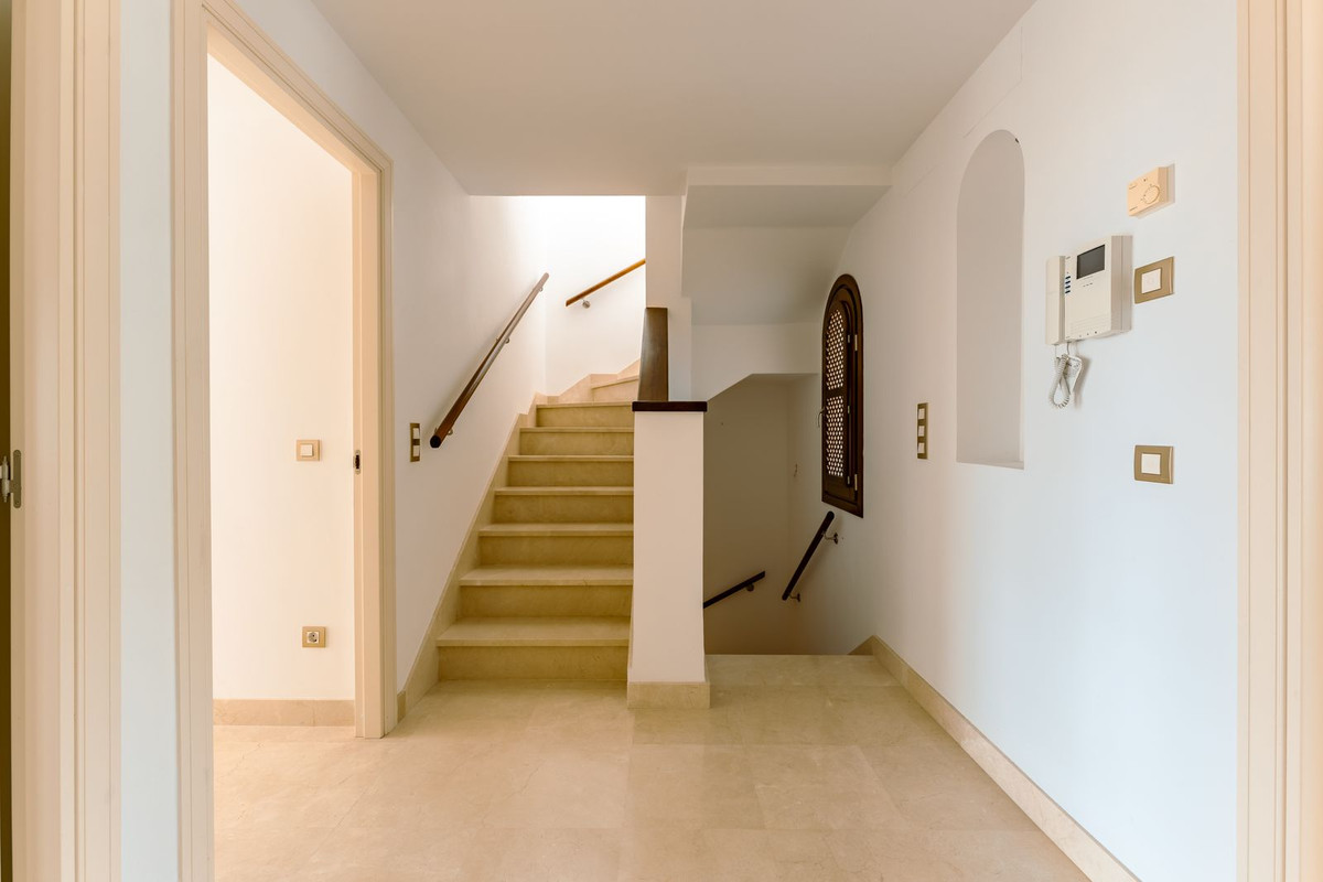 3 Bed Townhouse for sale in El Paraiso Costa Del Sol, Málaga, Spain