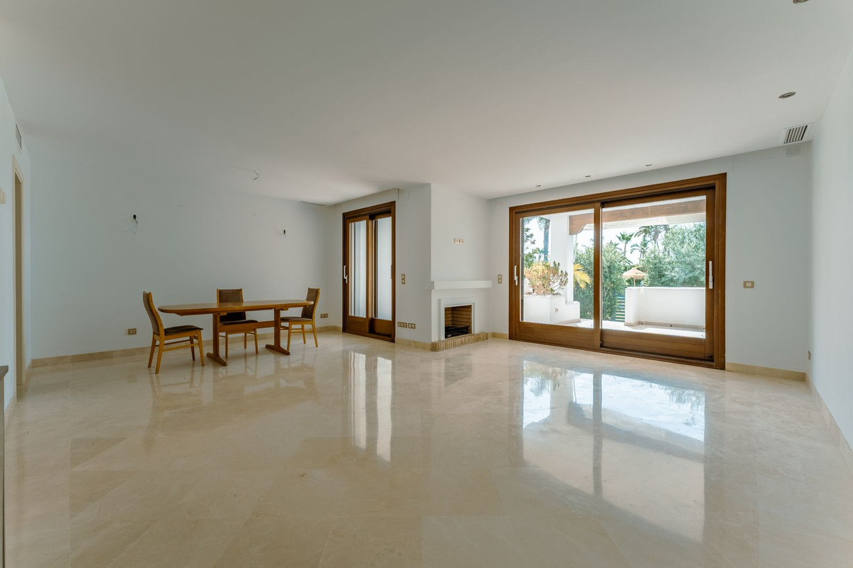 3 Bed Townhouse for sale in El Paraiso Costa Del Sol, Málaga, Spain
