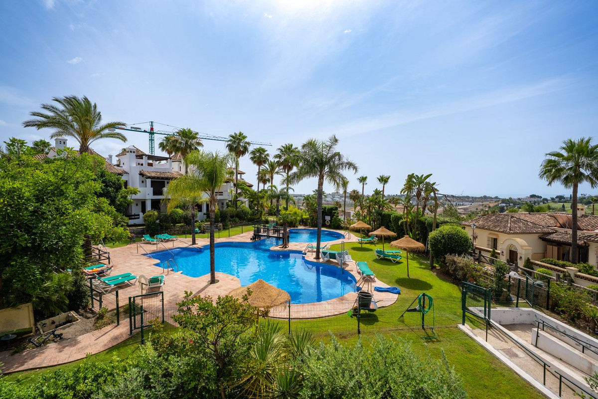 3 Bed Townhouse for sale in El Paraiso Costa Del Sol, Málaga, Spain