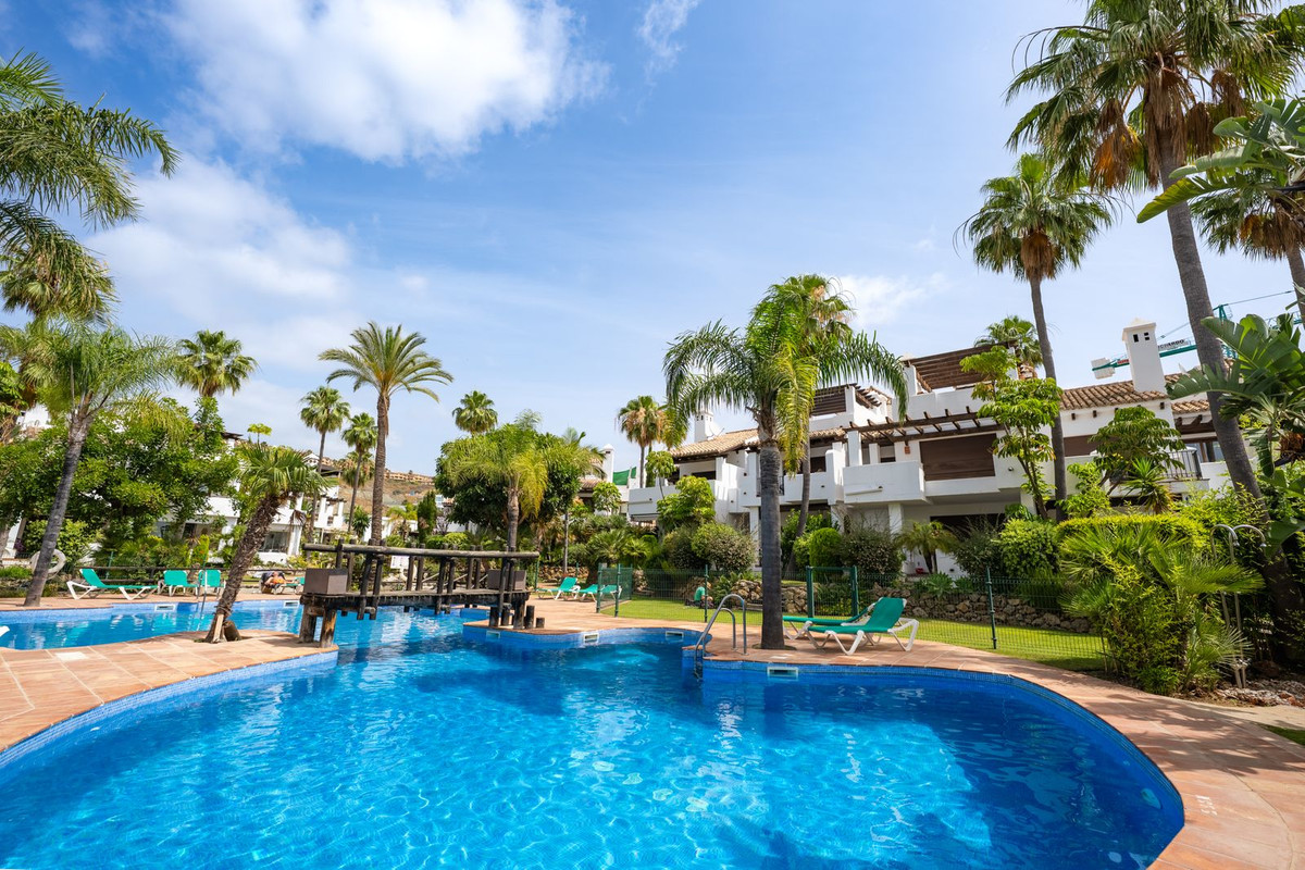 3 Bed Townhouse for sale in El Paraiso Costa Del Sol, Málaga, Spain