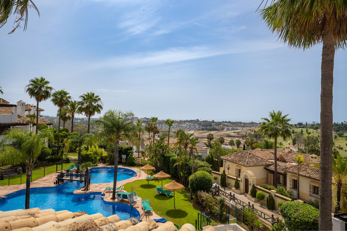 3 Bed Townhouse for sale in El Paraiso Costa Del Sol, Málaga, Spain