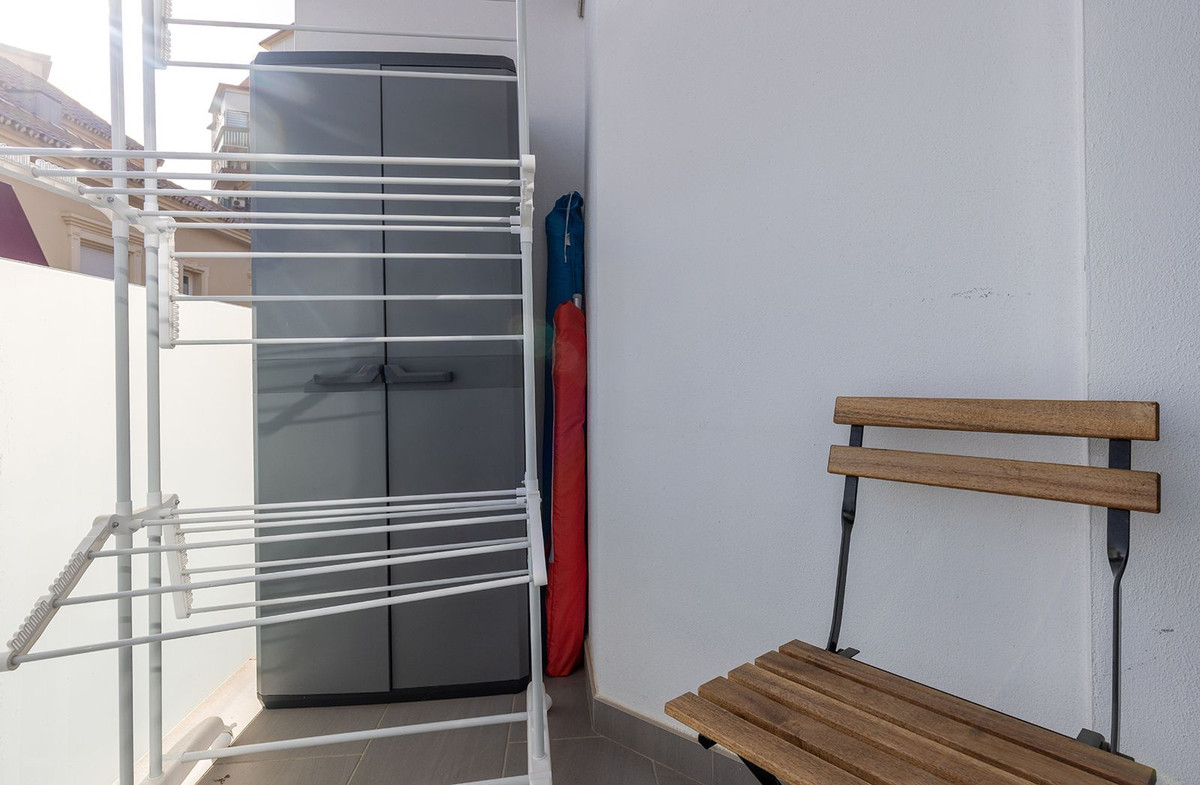 2 Bed Apartment for sale in Fuengirola Costa Del Sol, Málaga, Spain