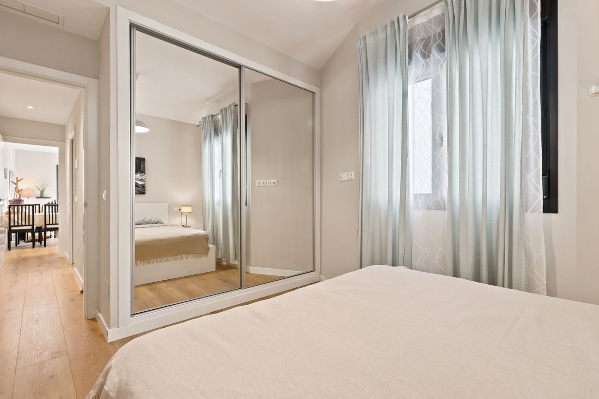 2 Bed Apartment for sale in Fuengirola Costa Del Sol, Málaga, Spain