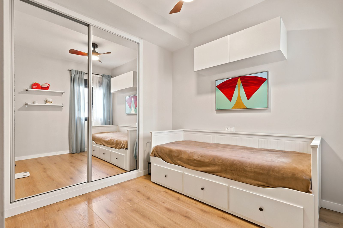 2 Bed Apartment for sale in Fuengirola Costa Del Sol, Málaga, Spain