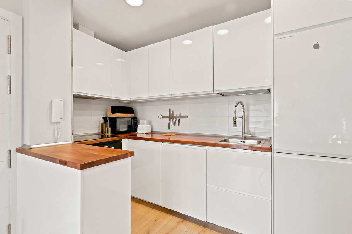 2 Bed Apartment for sale in Fuengirola Costa Del Sol, Málaga, Spain