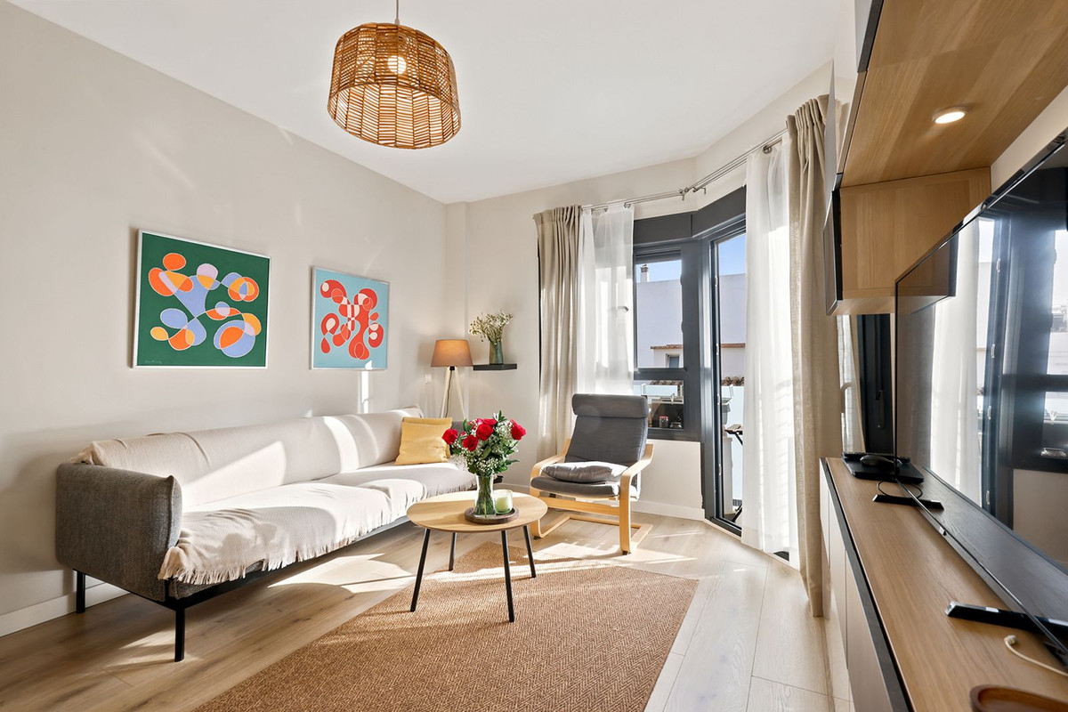 2 Bed Apartment for sale in Fuengirola Costa Del Sol, Málaga, Spain