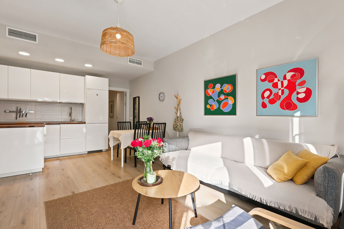 2 Bed Apartment for sale in Fuengirola Costa Del Sol, Málaga, Spain