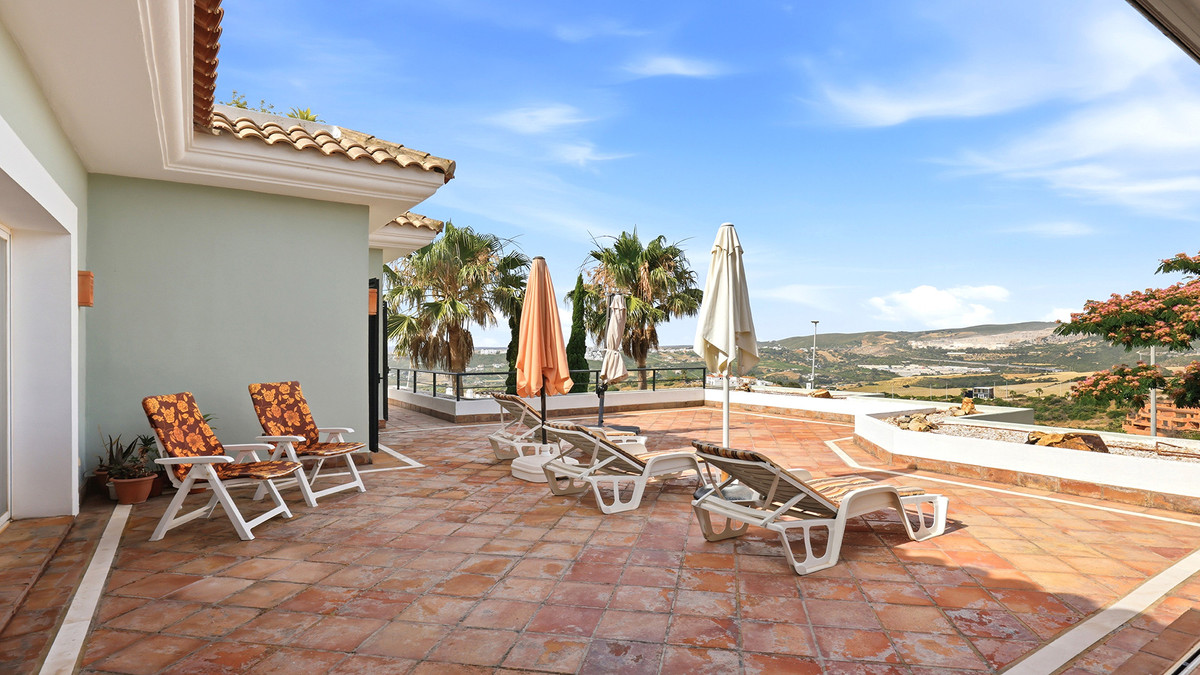 3 Bed Apartment for sale in Doña Julia Costa Del Sol, Málaga, Spain