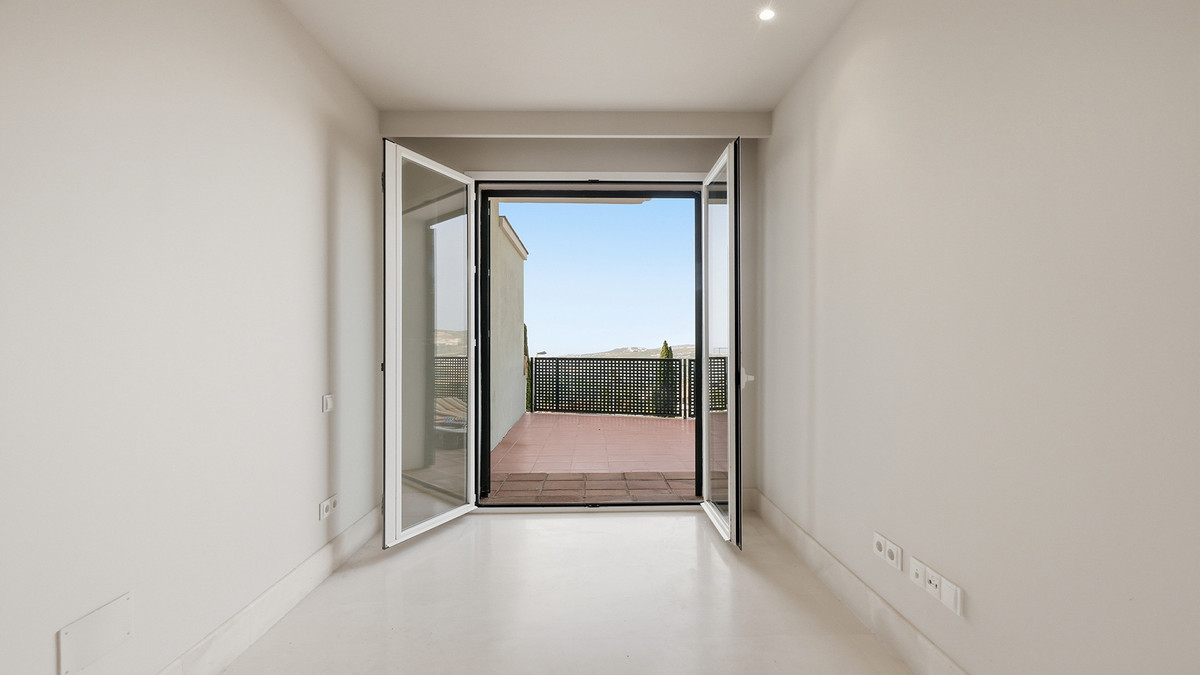 3 Bed Apartment for sale in Doña Julia Costa Del Sol, Málaga, Spain