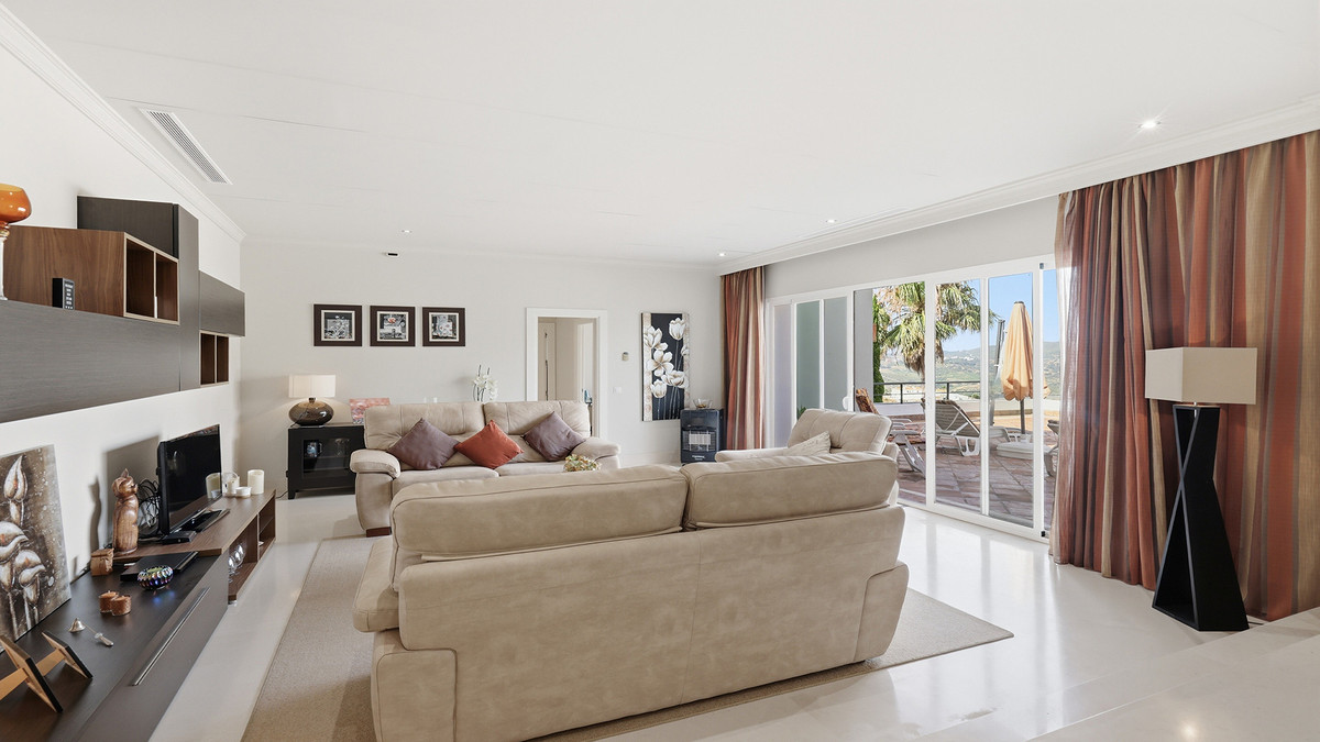 3 Bed Apartment for sale in Doña Julia Costa Del Sol, Málaga, Spain