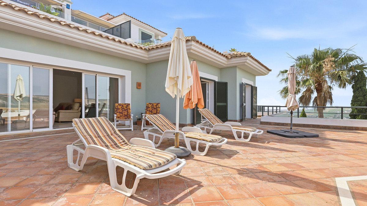 3 Bed Apartment for sale in Doña Julia Costa Del Sol, Málaga, Spain