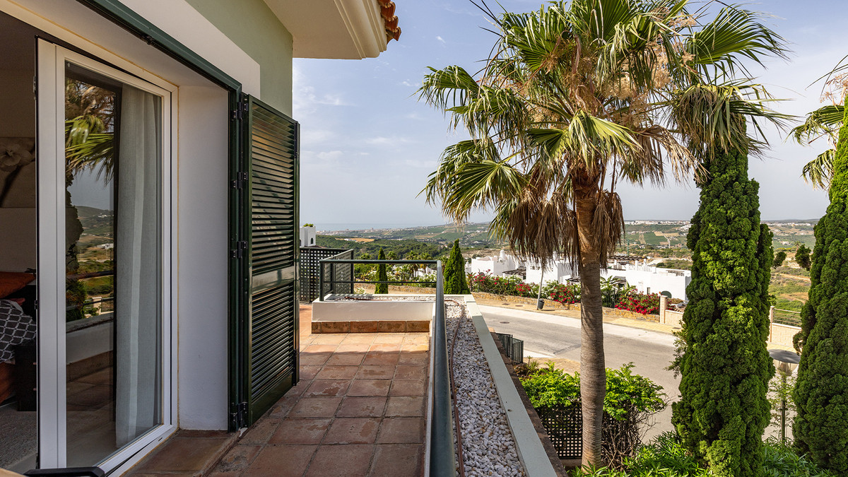 3 Bed Apartment for sale in Doña Julia Costa Del Sol, Málaga, Spain