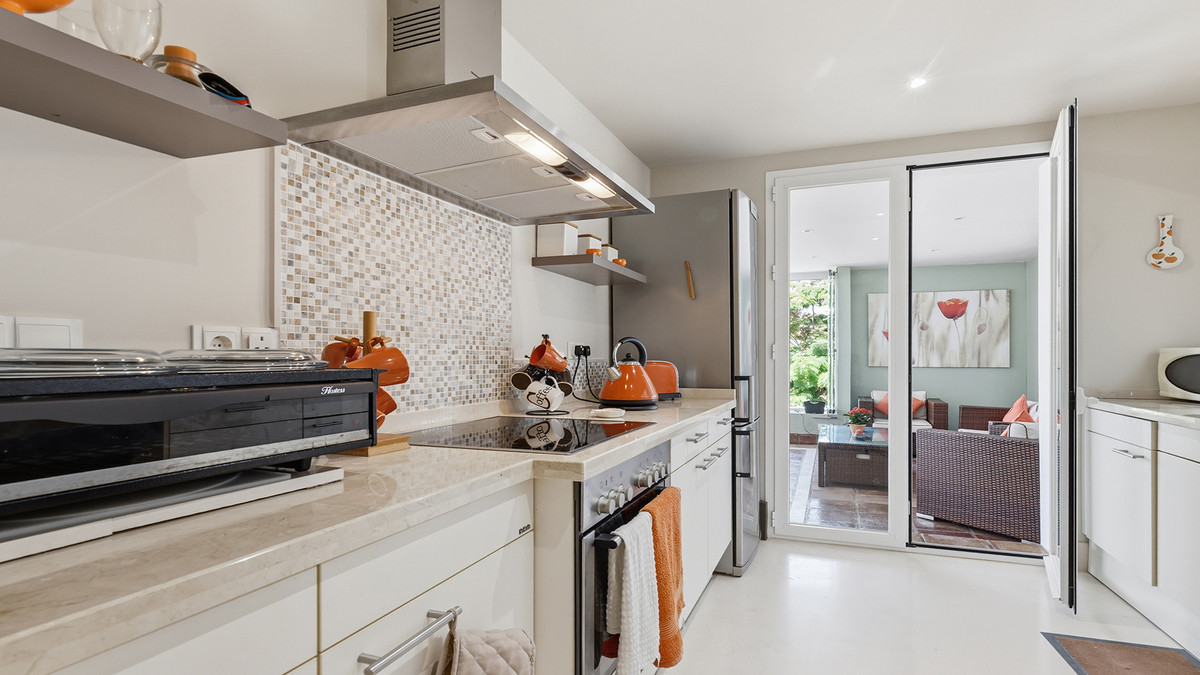 3 Bed Apartment for sale in Doña Julia Costa Del Sol, Málaga, Spain