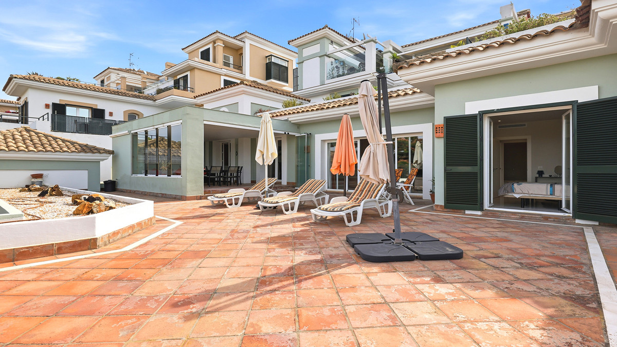 3 Bed Apartment for sale in Doña Julia Costa Del Sol, Málaga, Spain