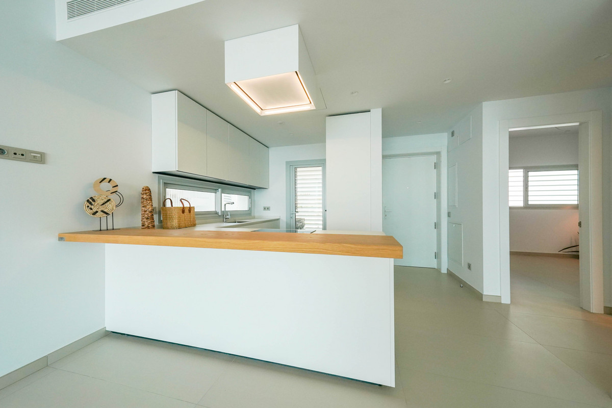 2 Bed Apartment for sale in Fuengirola Costa Del Sol, Málaga, Spain