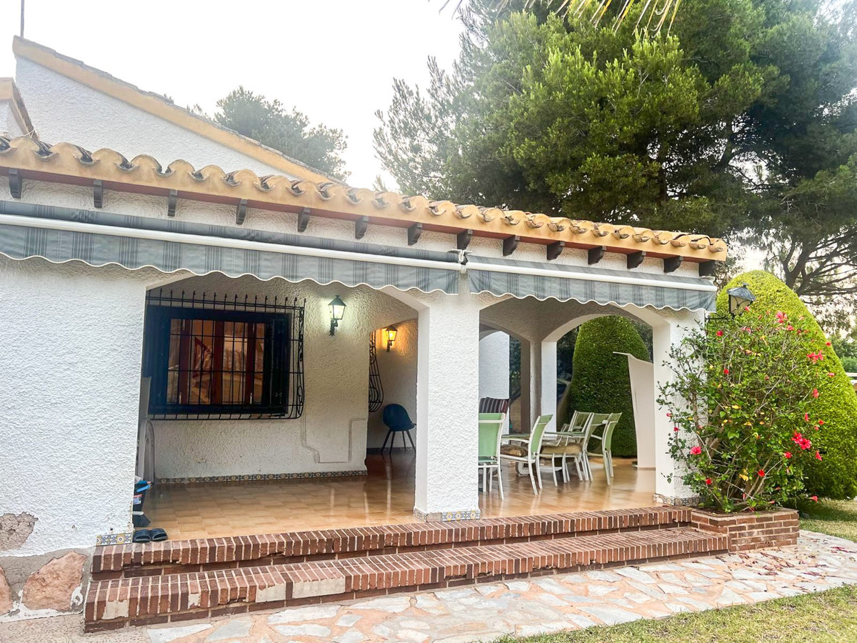Se vende Pareada de 4 dormitorios en Costa Blanca, Alicante, España