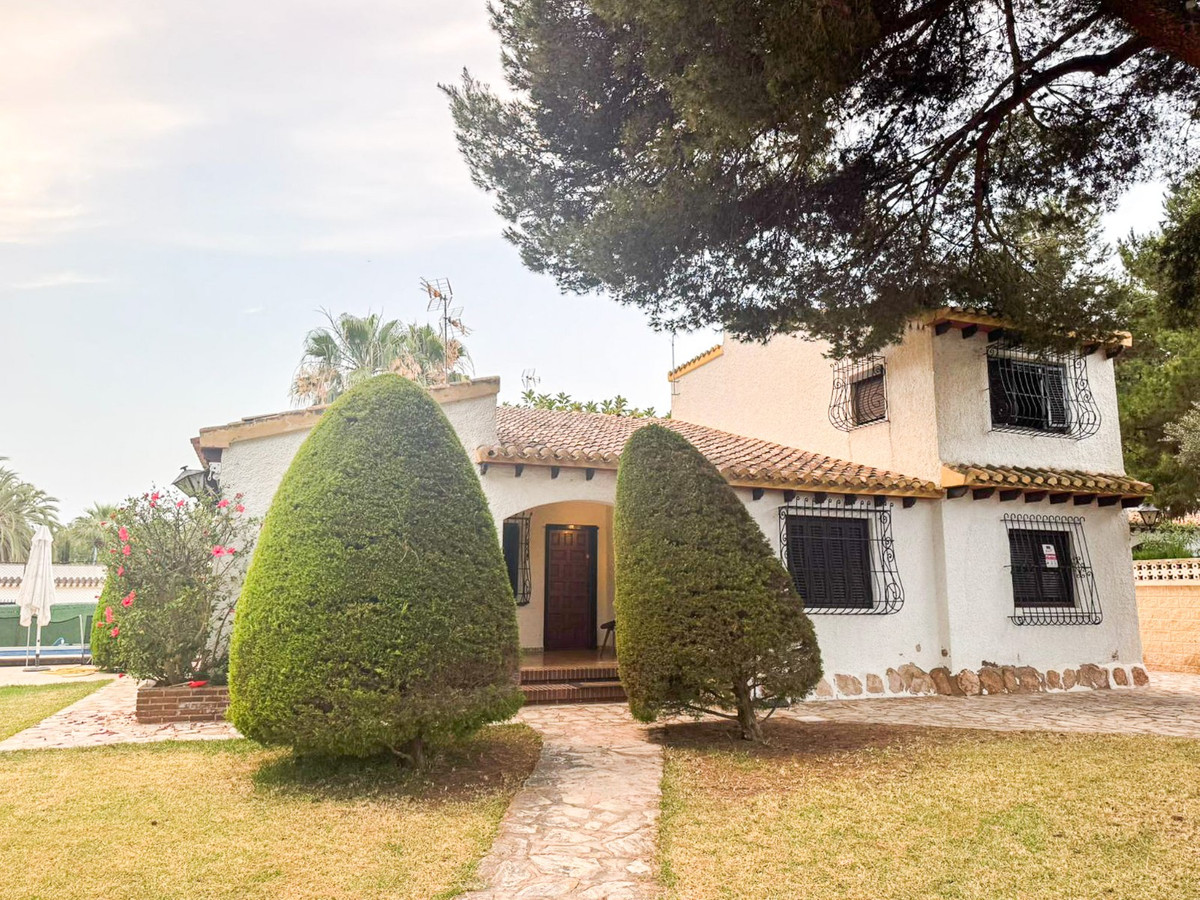 Se vende Pareada de 4 dormitorios en Costa Blanca, Alicante, España