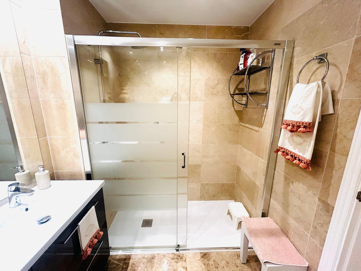 2 Bed Apartment for sale in San Pedro De Alcántara Costa Del Sol, Málaga, Spain