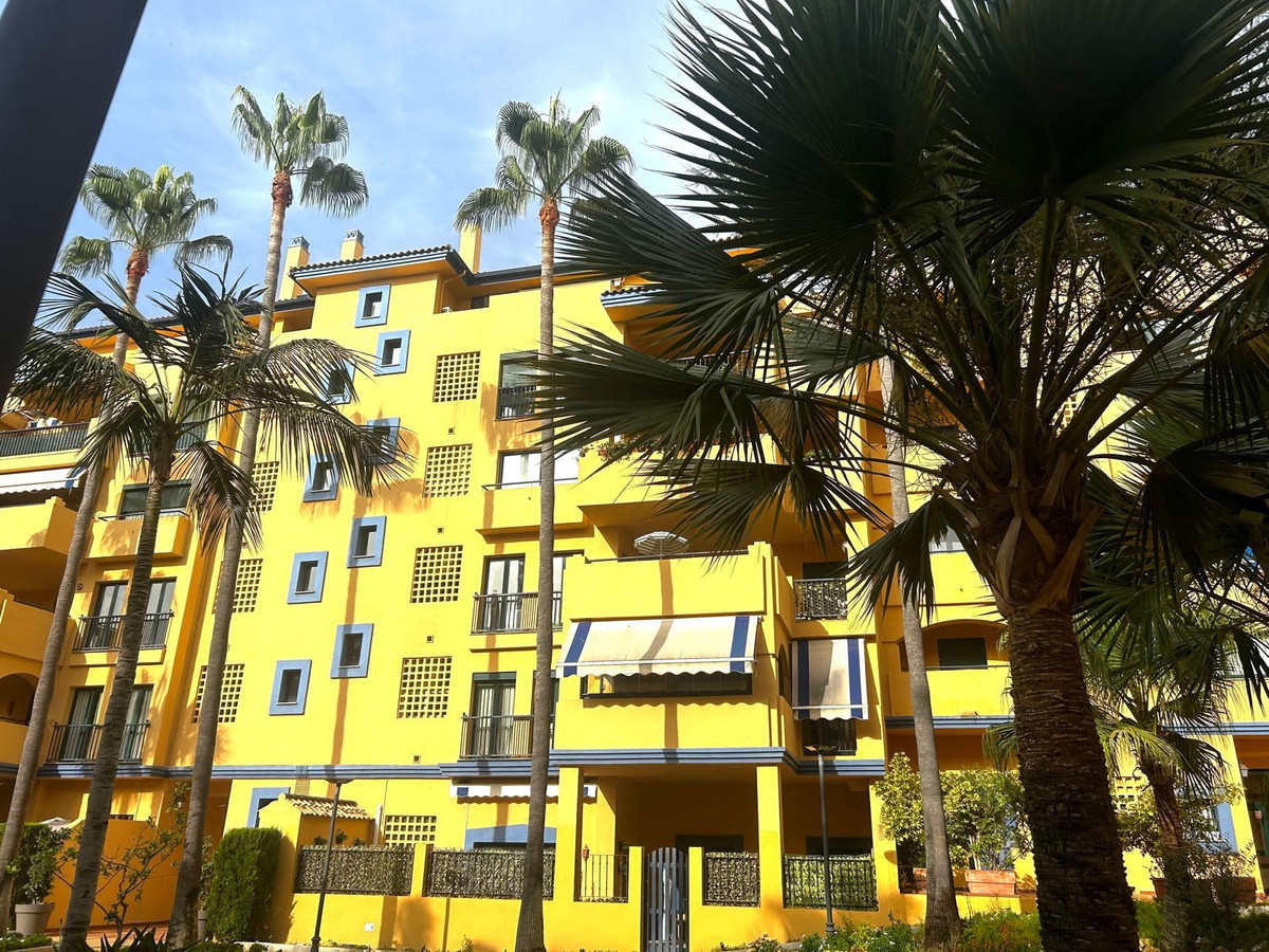 2 Bed Apartment for sale in San Pedro De Alcántara Costa Del Sol, Málaga, Spain