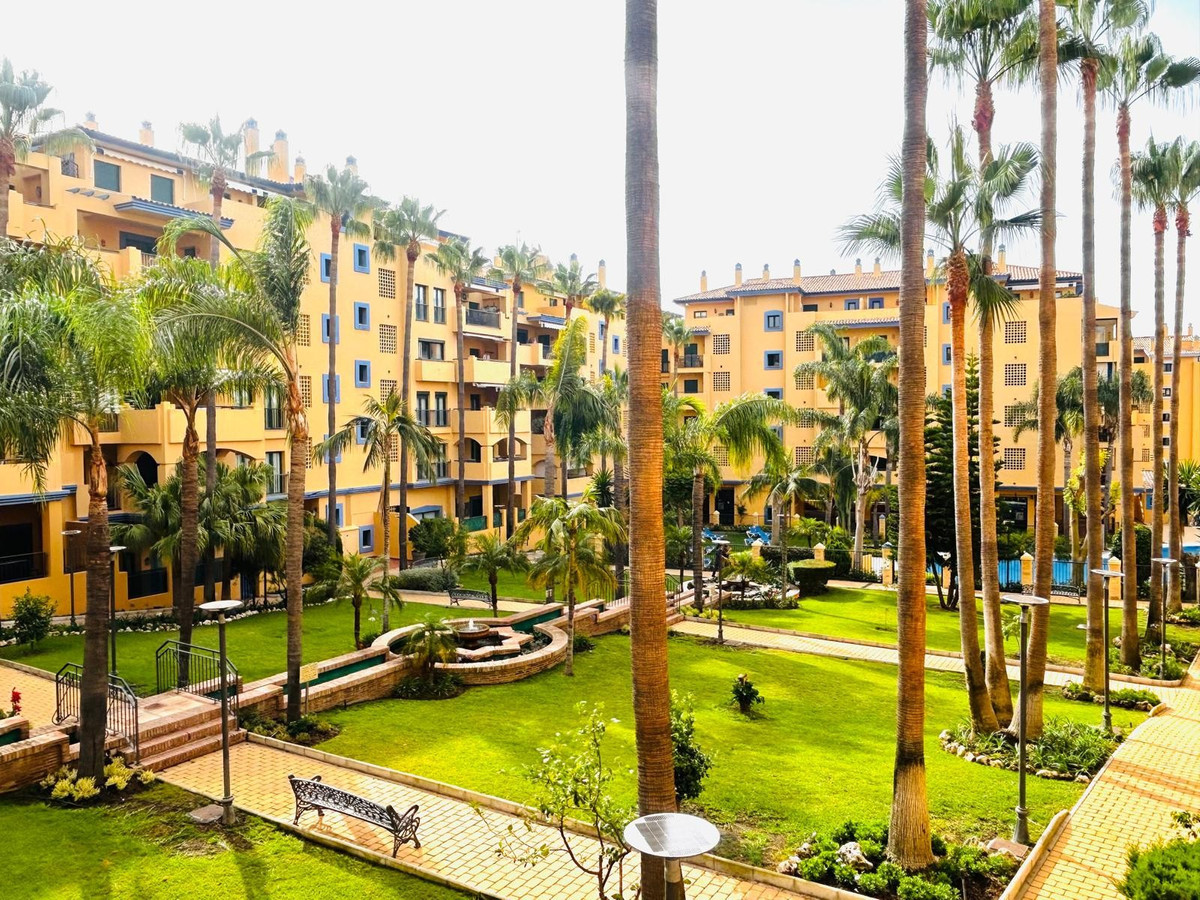 2 Bed Apartment for sale in San Pedro De Alcántara Costa Del Sol, Málaga, Spain