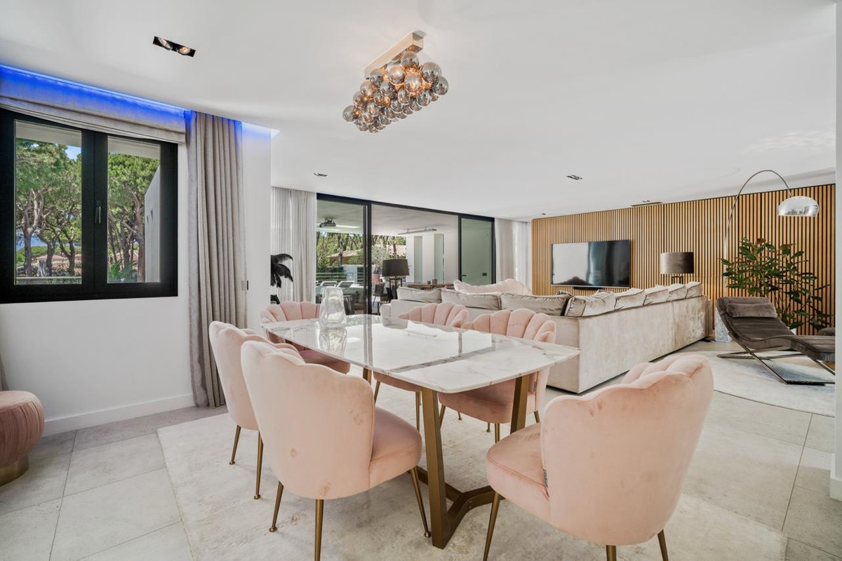 6 Bed Townhouse for sale in Las Chapas Costa Del Sol, Málaga, Spain