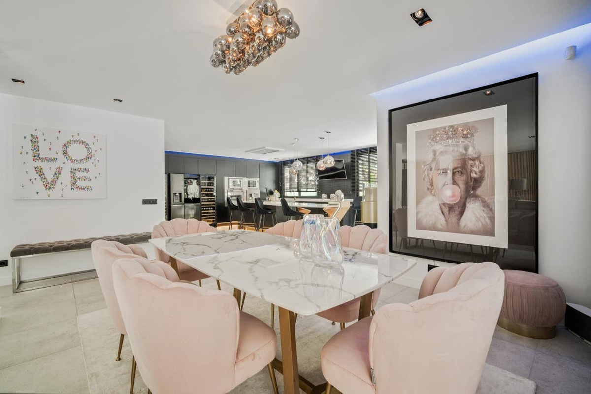 6 Bed Townhouse for sale in Las Chapas Costa Del Sol, Málaga, Spain