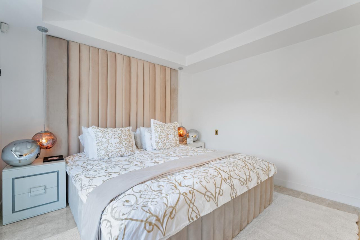 6 Bed Townhouse for sale in Las Chapas Costa Del Sol, Málaga, Spain
