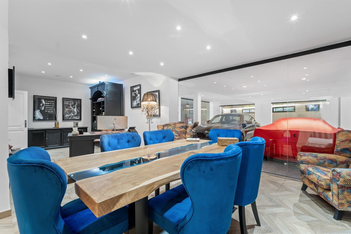 6 Bed Townhouse for sale in Las Chapas Costa Del Sol, Málaga, Spain