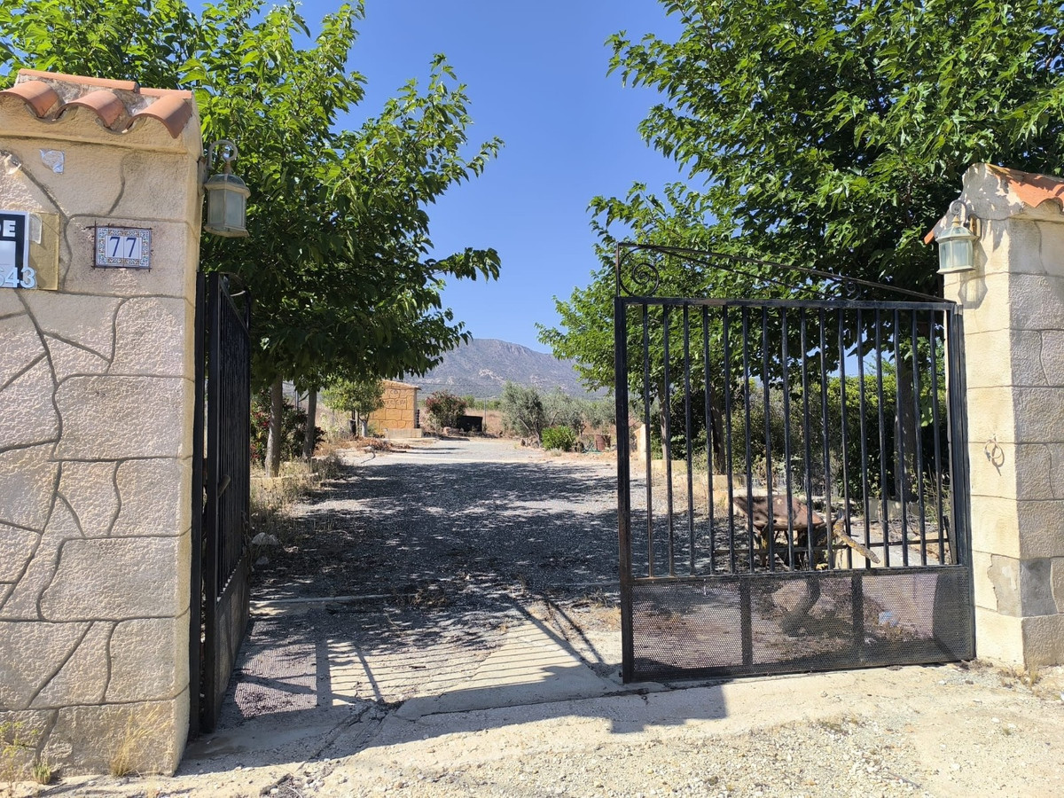 3 Bed Townhouse for sale in Lel Costa Blanca, Alicante, Spain
