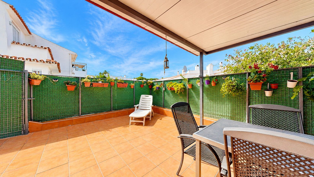 3 Bed Townhouse for sale in Estepona Costa Del Sol, Málaga, Spain