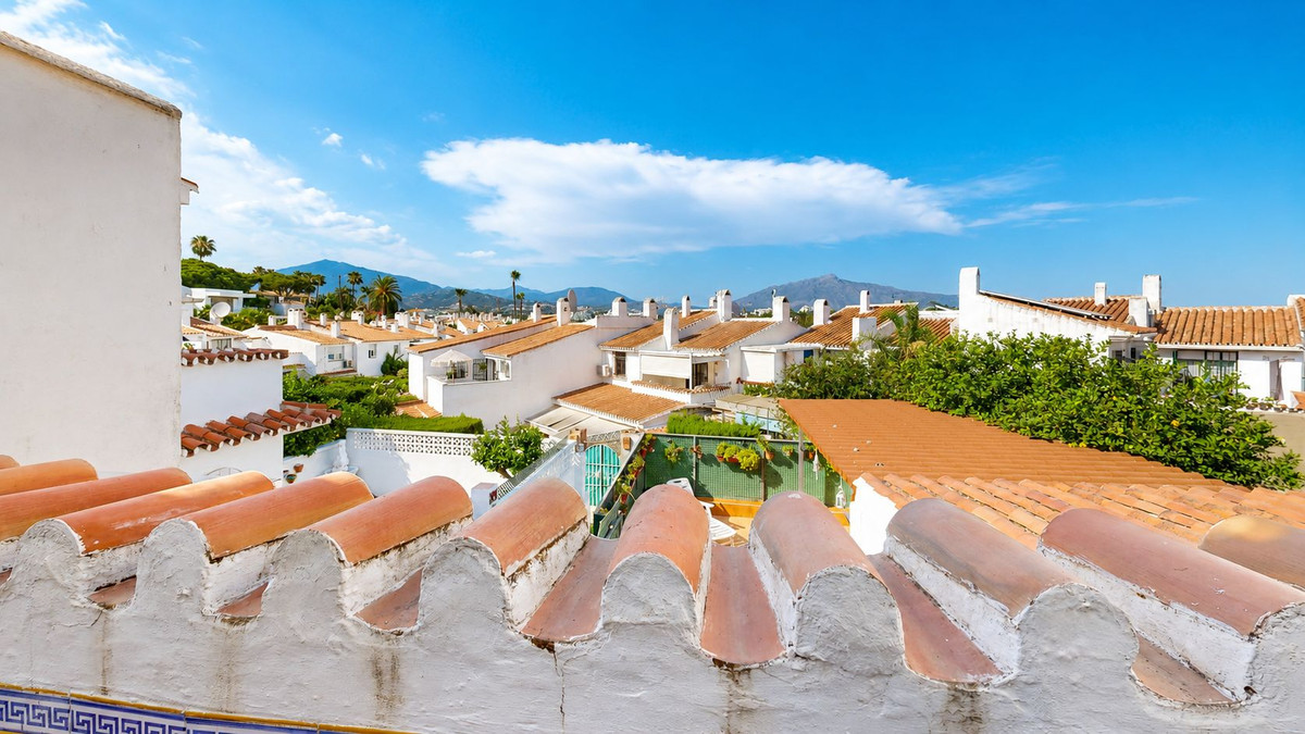 3 Bed Townhouse for sale in Estepona Costa Del Sol, Málaga, Spain