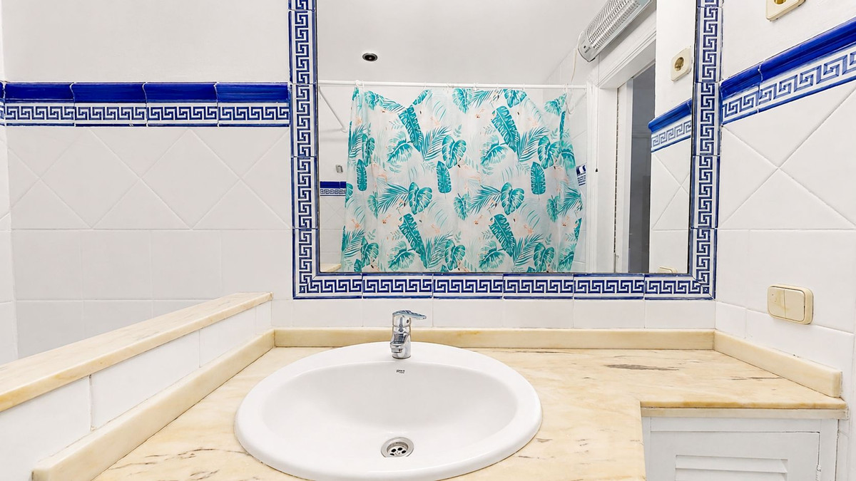 3 Bed Townhouse for sale in Estepona Costa Del Sol, Málaga, Spain