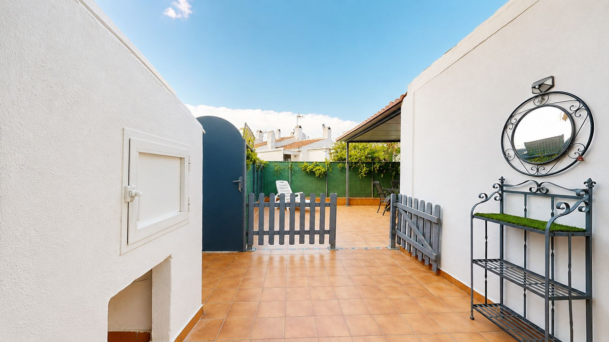 3 Bed Townhouse for sale in Estepona Costa Del Sol, Málaga, Spain