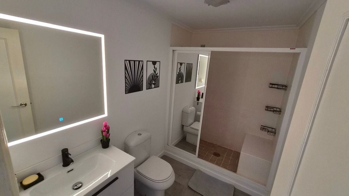 3 Bed Apartment for sale in Torrevieja Costa Blanca, Alicante, Spain