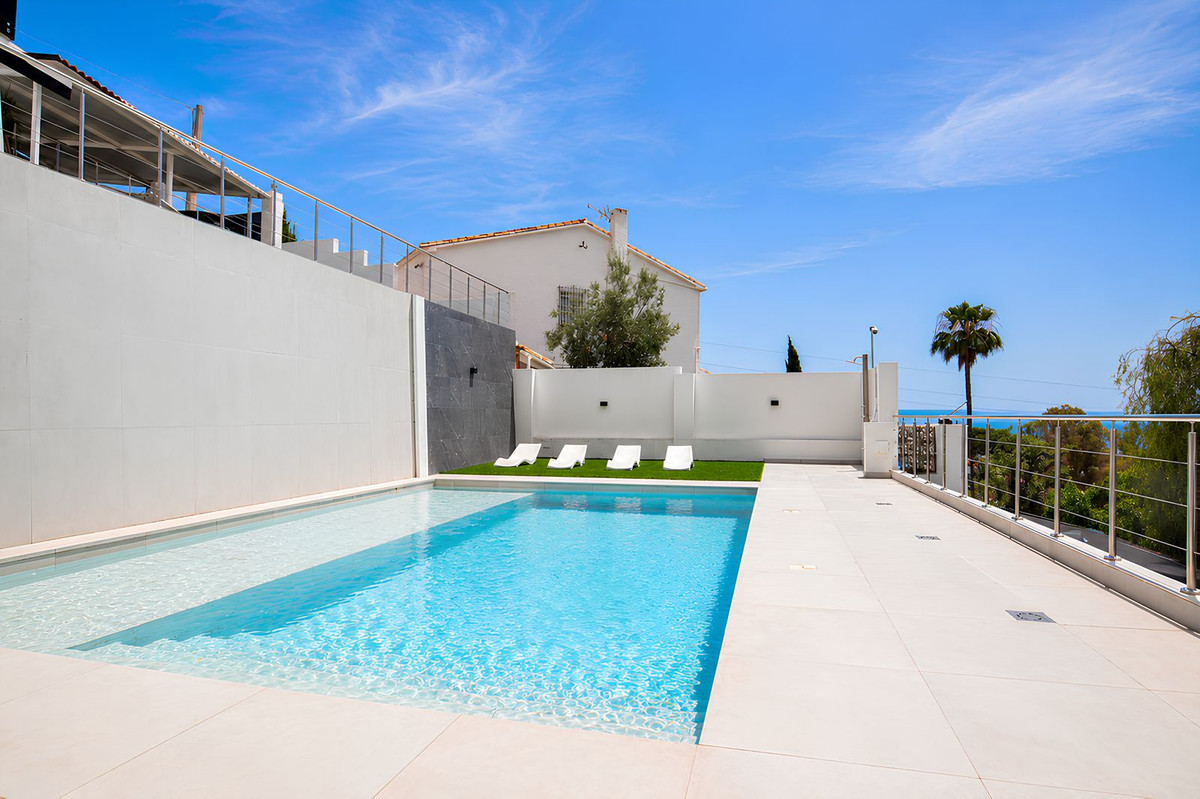 3 Bed Townhouse for sale in Torreblanca Costa Del Sol, Málaga, Spain