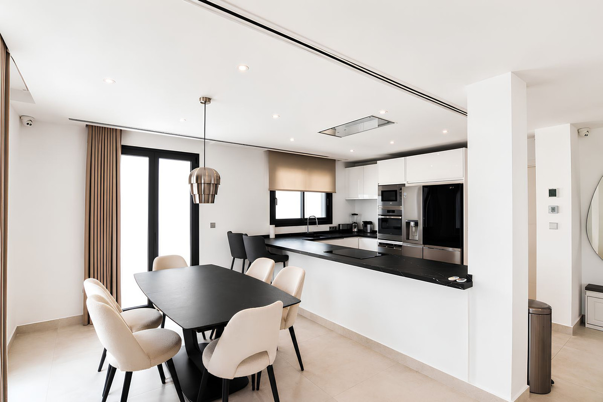 3 Bed Townhouse for sale in Torreblanca Costa Del Sol, Málaga, Spain