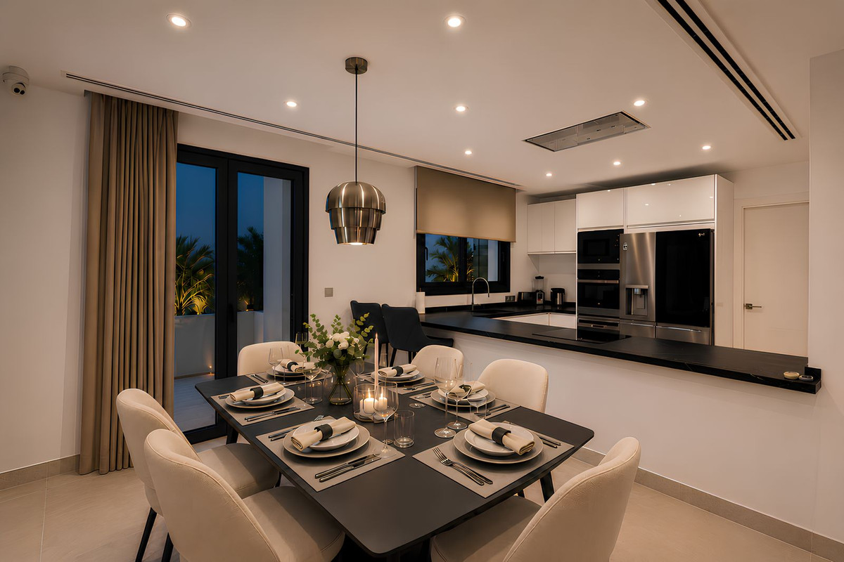 3 Bed Townhouse for sale in Torreblanca Costa Del Sol, Málaga, Spain
