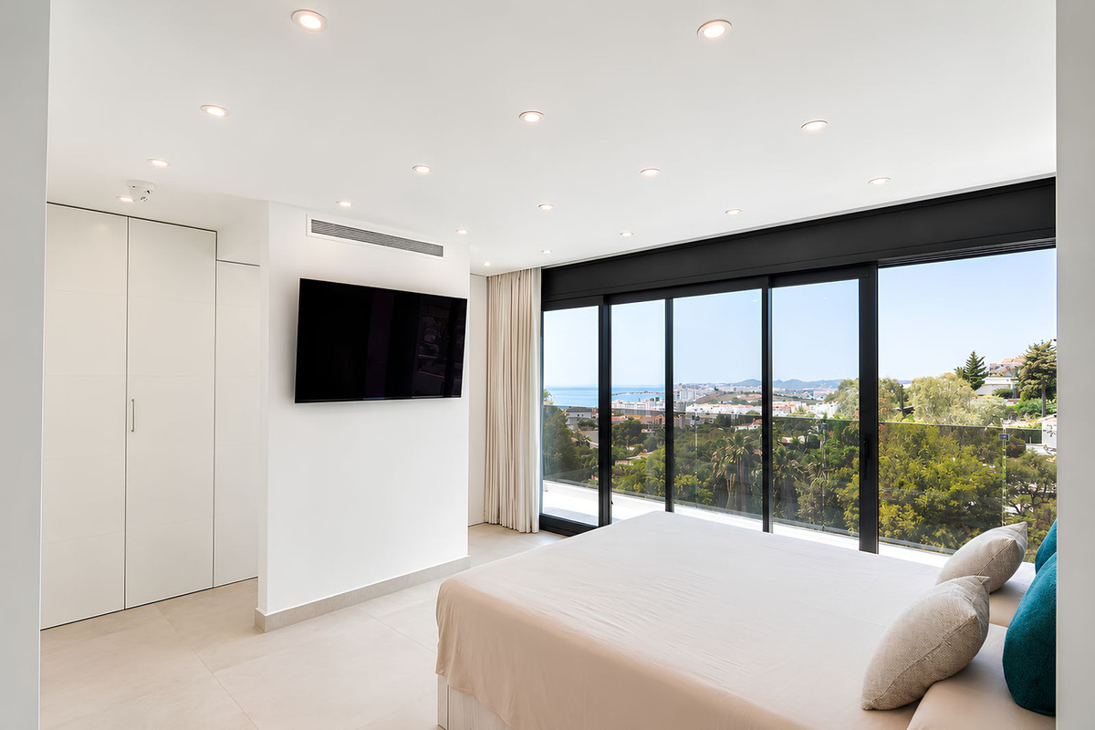 3 Bed Townhouse for sale in Torreblanca Costa Del Sol, Málaga, Spain