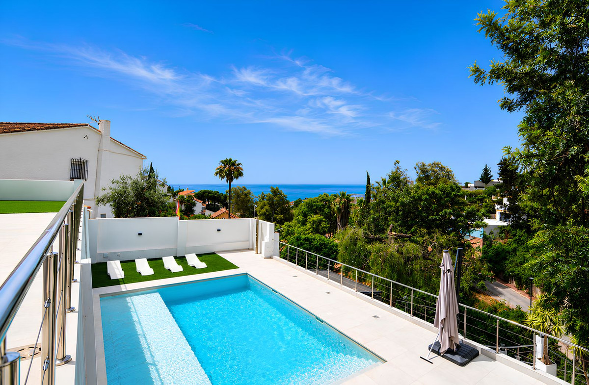 3 Bed Townhouse for sale in Torreblanca Costa Del Sol, Málaga, Spain