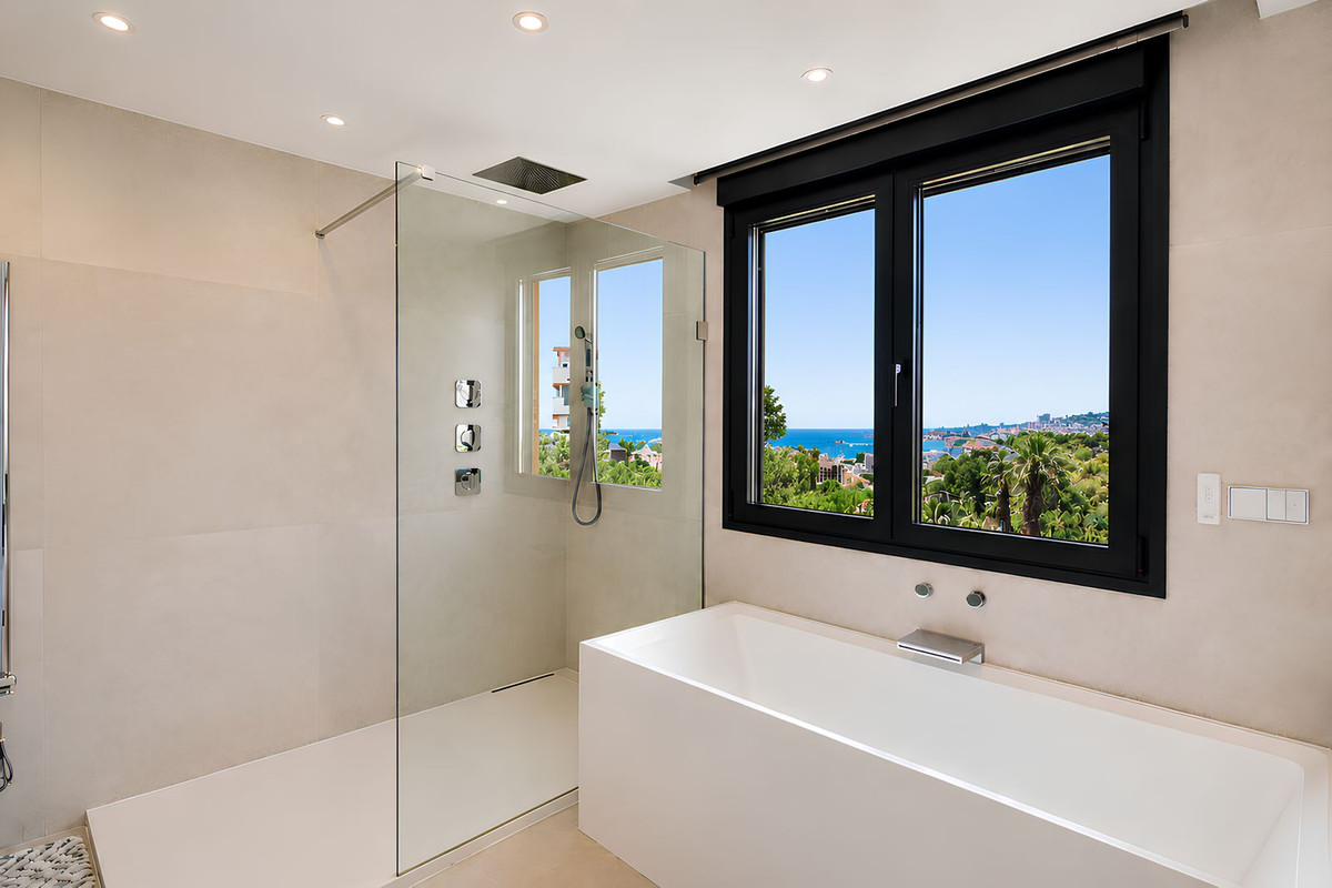 3 Bed Townhouse for sale in Torreblanca Costa Del Sol, Málaga, Spain