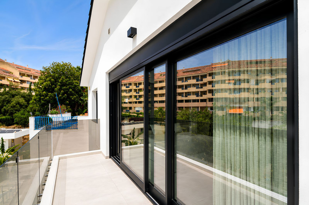 3 Bed Townhouse for sale in Torreblanca Costa Del Sol, Málaga, Spain