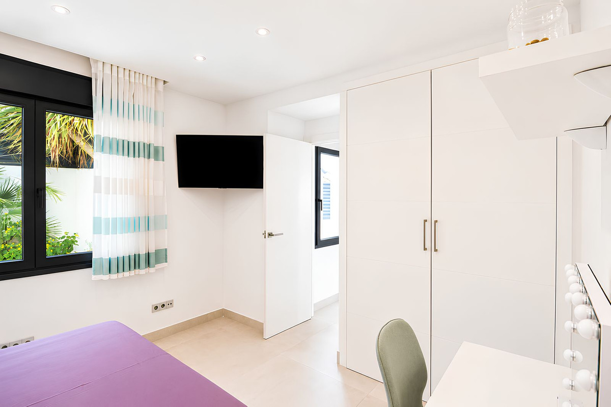 3 Bed Townhouse for sale in Torreblanca Costa Del Sol, Málaga, Spain